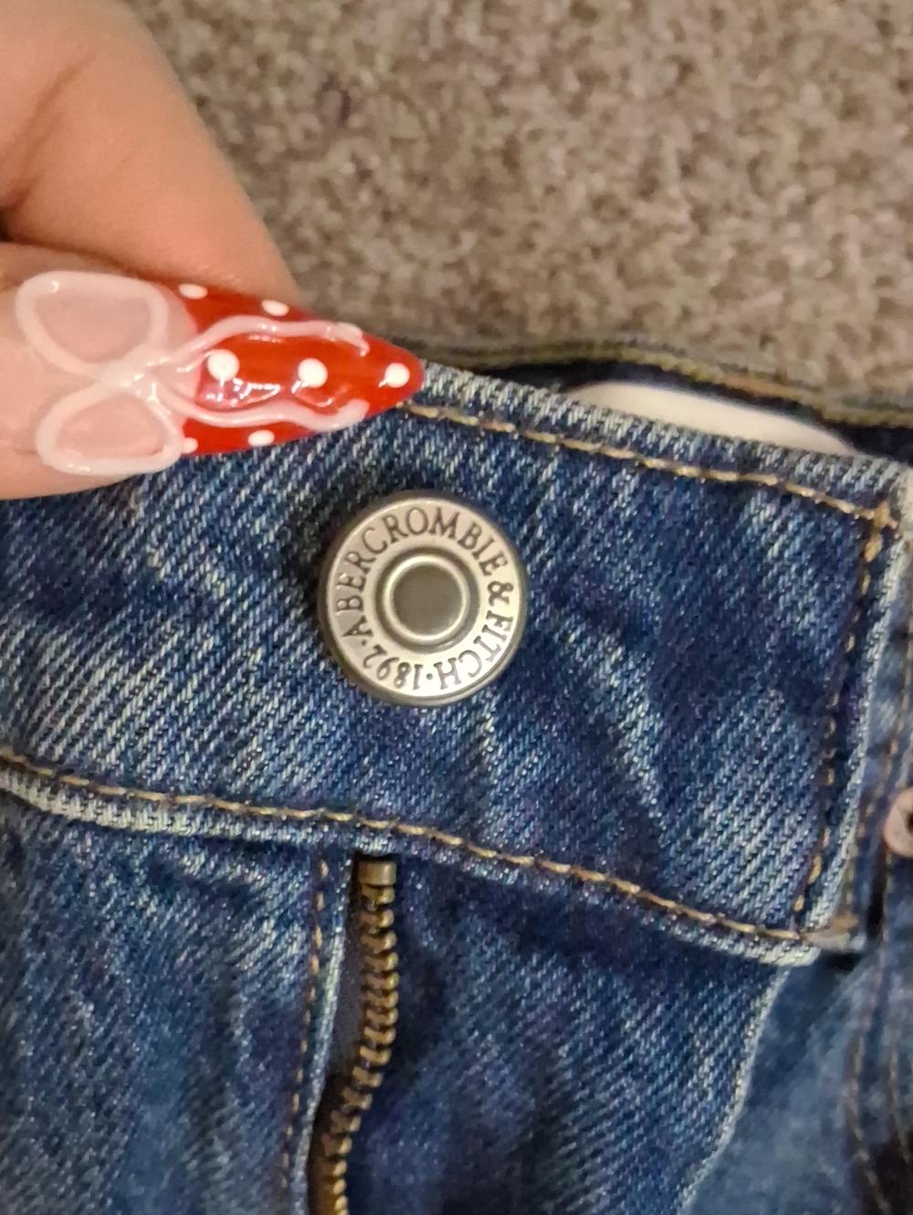 A&F High Rise Jeans - Picture 5 of 8